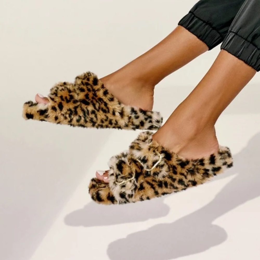 fuzzy leopard sandal / slipper